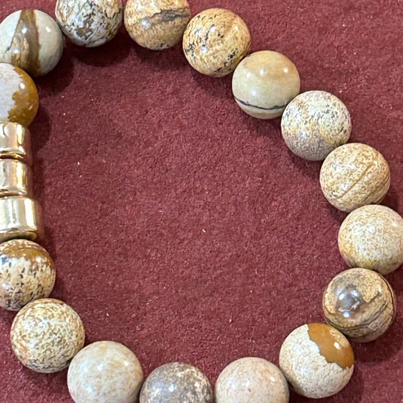 Elegant Beaded Bracelet - Picture 4 of 6